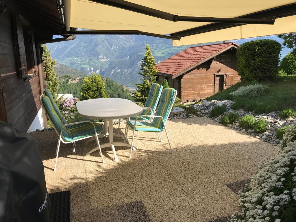 Chalet Siesta room 6